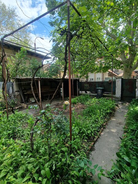 Parc Carol, strada Lanariei, metrou Tineretului